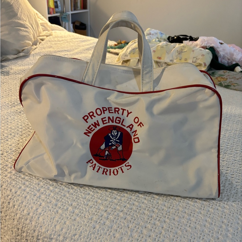 New England patriots memorabilia / vintage football/workout bag